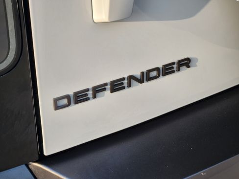 Certified 2026 Land Rover Defender 110 X-Dynamic SE AWD/4WD image 34