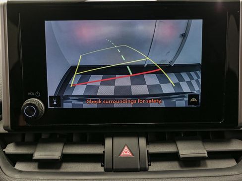 Used 2023 Toyota RAV4 SE image 29