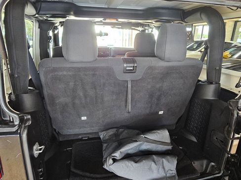 Used 2012 Jeep Wrangler Sport AWD/4WD image 15