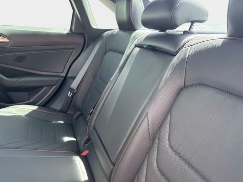 Used 2019 Volkswagen Jetta R-Line FWD image 11
