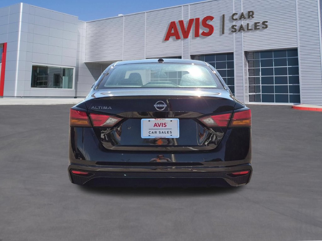 Used 2025 Nissan Altima 2.5 SV FWD image 7