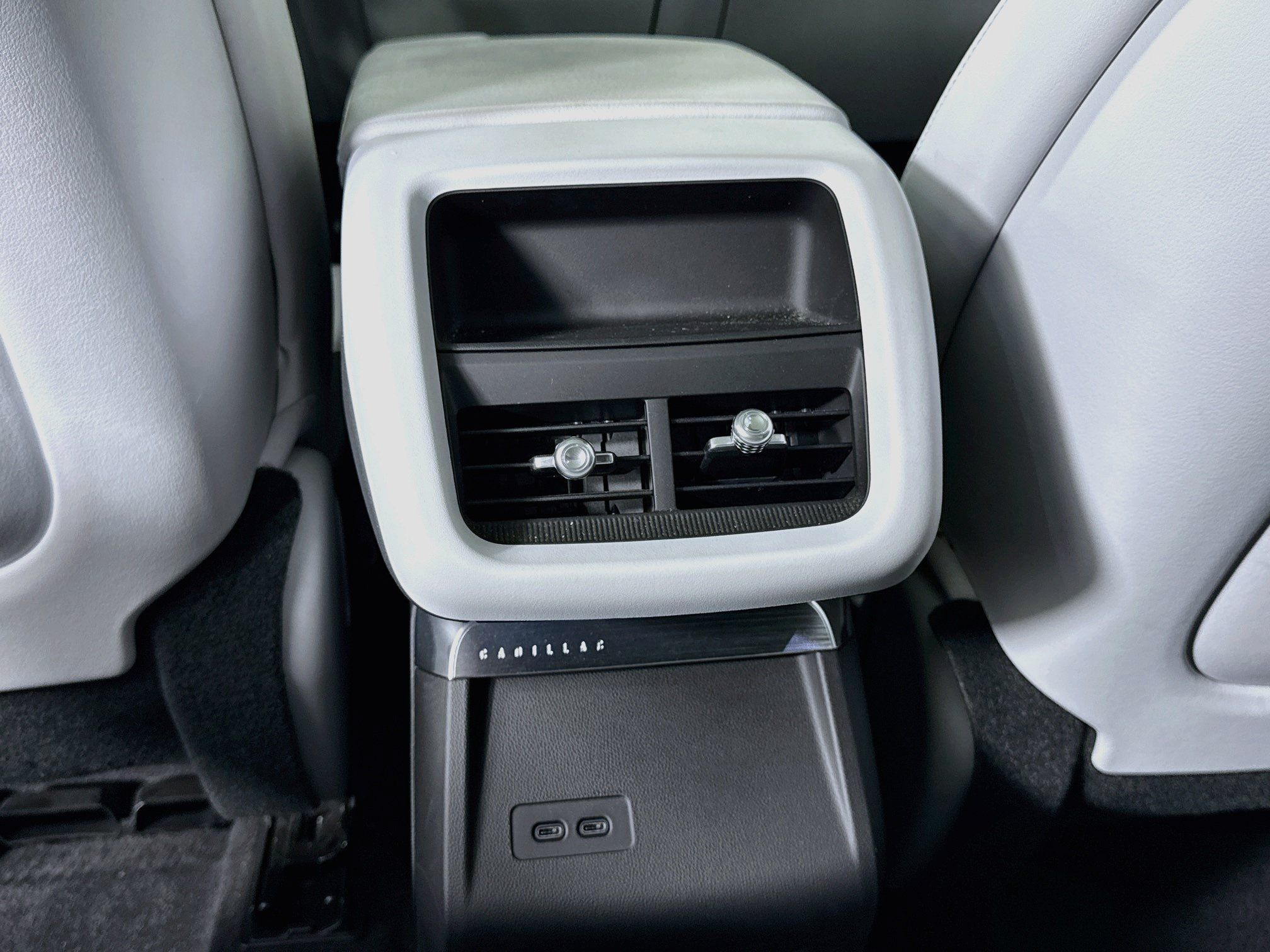 Used 2024 Cadillac Lyriq Luxury RWD image 28