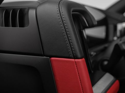 Used 2025 Porsche Cayenne S image 30