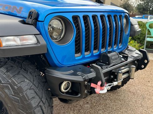 Used 2022 Jeep Gladiator Rubicon image 2