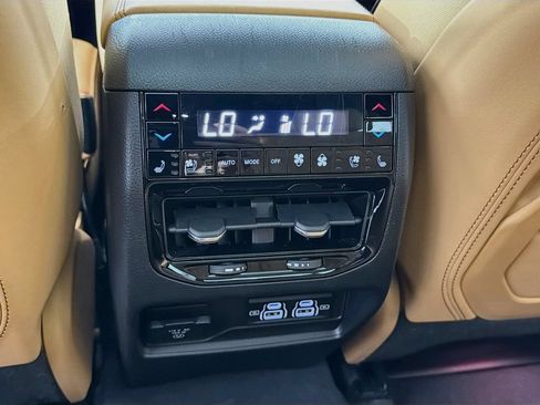 Used 2023 Jeep Grand Cherokee Summit AWD/4WD image 27