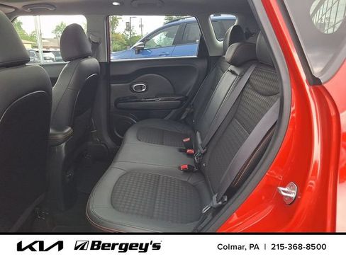 Used 2017 Kia Soul ! w/ Tech Package FWD image 11