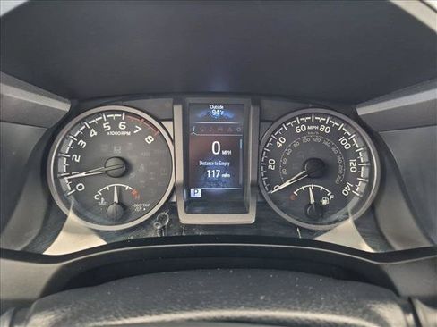Used 2018 Toyota Tacoma TRD Sport w/ Technology Package AWD/4WD image 10