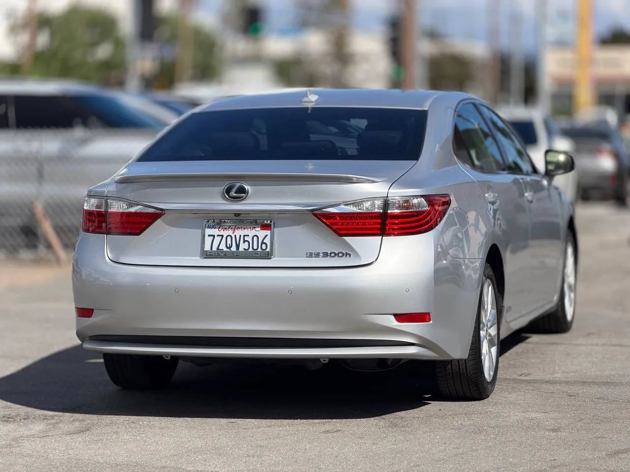 Used 2014 Lexus ES 300h w/ Premium Package w/Bamboo Trim FWD image 15