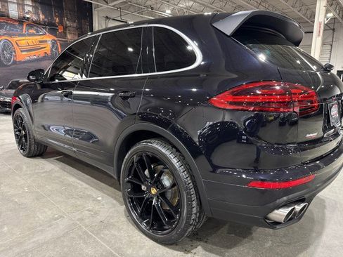 Used 2015 Porsche Cayenne S image 38