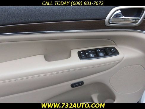 Used 2015 Jeep Grand Cherokee Limited image 34