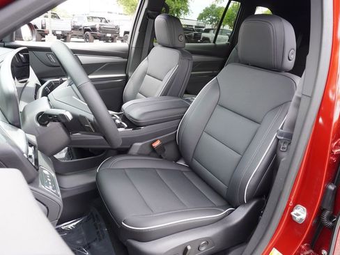 New 2025 Buick Enclave Preferred image 13