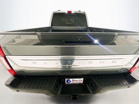 Used 2022 Ford F250 Platinum w/ FX4 Off-Road Package AWD/4WD image 6