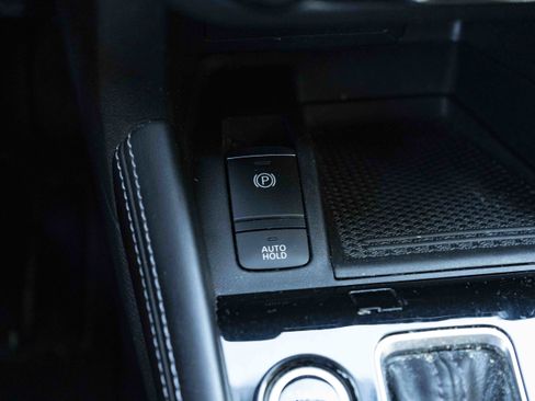 Used 2023 Nissan Kicks SR FWD image 31