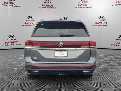 Used 2025 Volkswagen Atlas SE FWD image 4