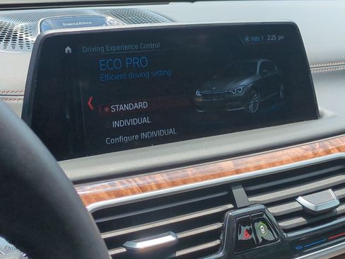 Used 2018 BMW 750i xDrive AWD/4WD image 41