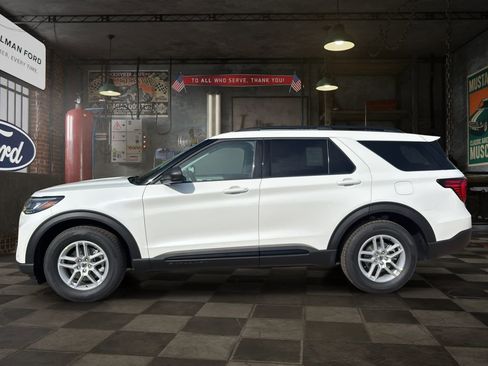 New 2026 Ford Explorer Active image 3