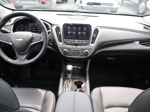 Used 2024 Chevrolet Malibu LT FWD image 6