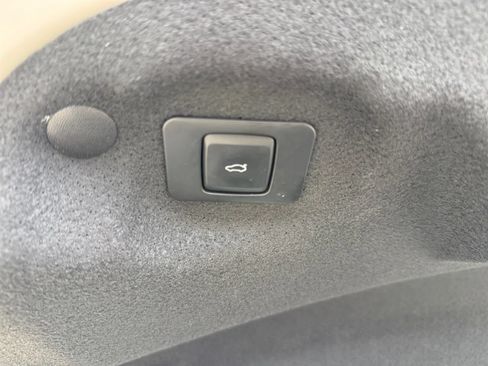 Used 2019 Lincoln MKZ Reserve w/ Reserve Plus Package FWD image 9