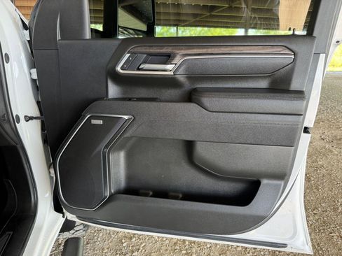 Used 2025 Chevrolet Silverado 2500 LTZ w/ LTZ Convenience Package AWD/4WD image 38