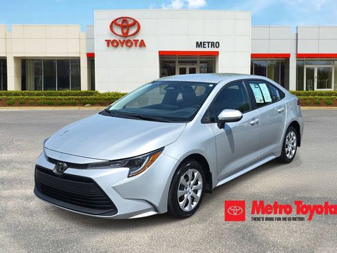 Used 2026 Toyota Corolla LE FWD image 1