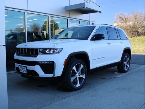 New 2026 Jeep Grand Cherokee Limited AWD/4WD image 3