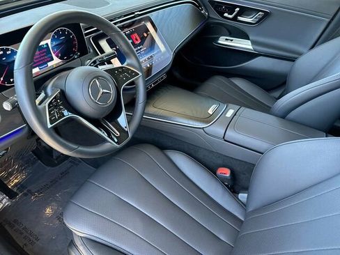 Used 2025 Mercedes-Benz E 350 Sedan image 11