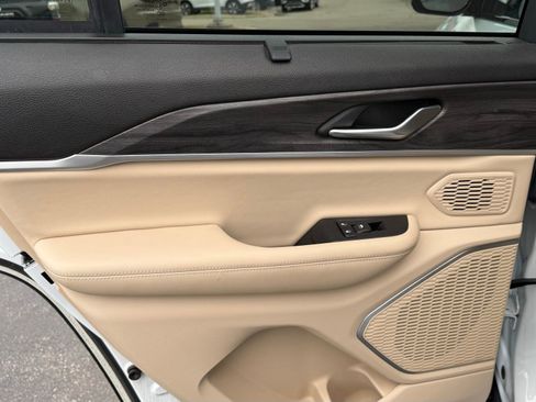 Used 2022 Jeep Grand Cherokee Limited 4xe w/ Luxury Tech Group II image 22