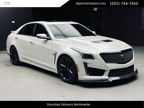 Used 2018 Cadillac CTS V w/ Carbon Fiber Package RWD image 9