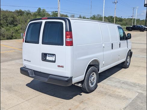 New 2026 GMC Savana 2500 w/ Driver Convenience Package RWD image 7