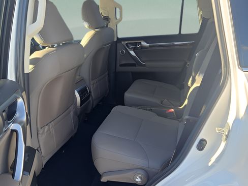 Certified 2023 Lexus GX 460 Premium AWD/4WD image 11