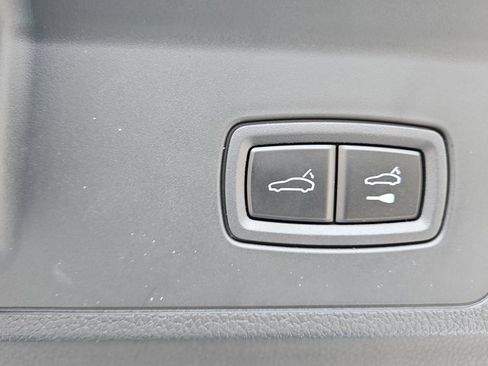 Certified 2025 Porsche Panamera 4 AWD/4WD image 16