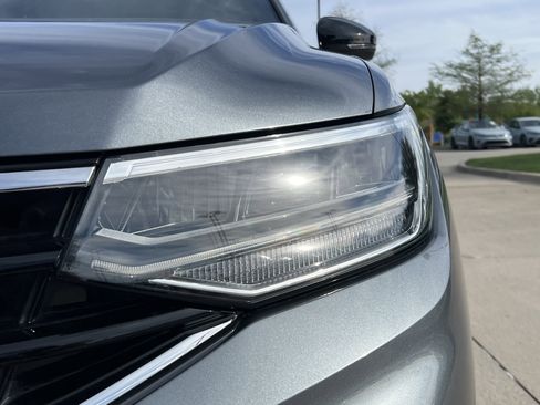 Certified 2023 Volkswagen Tiguan SE R-Line FWD image 6