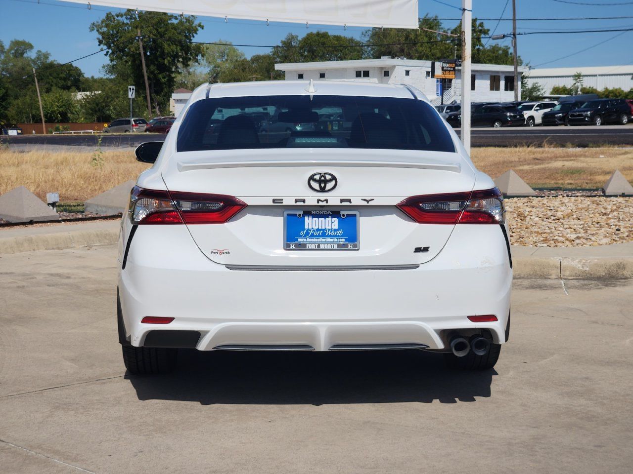 Used 2023 Toyota Camry SE w/ Convenience Package FWD image 6