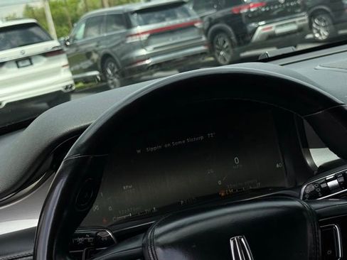 Used 2022 Lincoln Aviator AWD w/ Premium Package image 8
