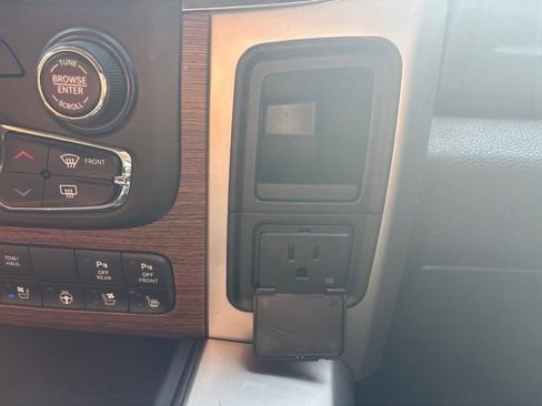 Used 2016 RAM 1500 Laramie w/ Convenience Group AWD/4WD image 34