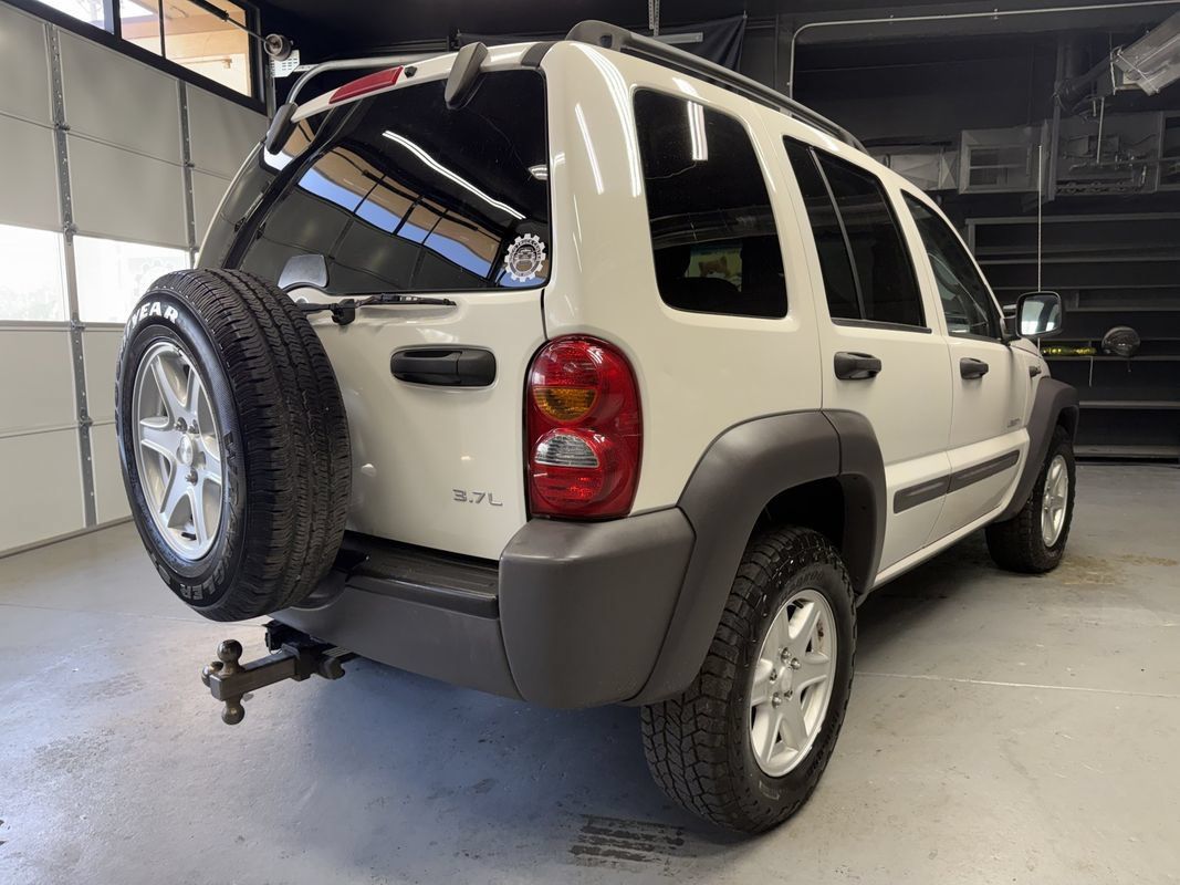 Used 2004 Jeep Liberty Sport w/ PWR Convenience Group AWD/4WD image 5