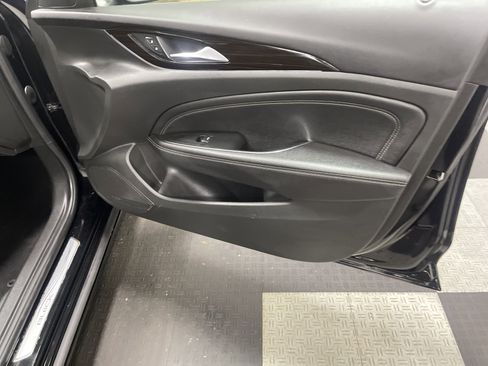 Used 2019 Buick Regal Preferred image 23