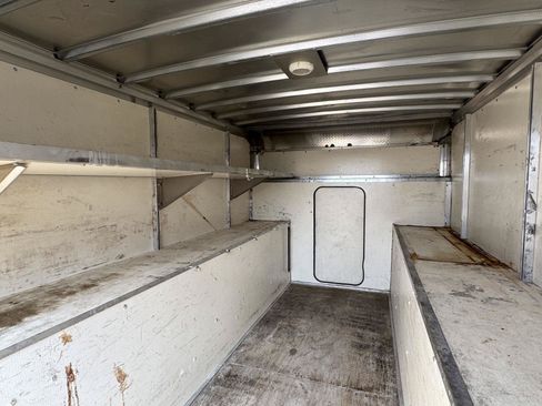 Used 2018 Chevrolet Express 3500 w/ Power Convenience Package RWD image 6