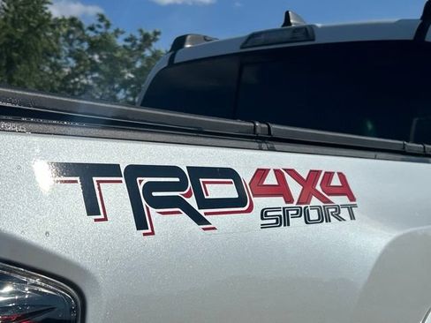 Used 2022 Toyota Tacoma TRD Sport w/ Technology Package AWD/4WD image 14