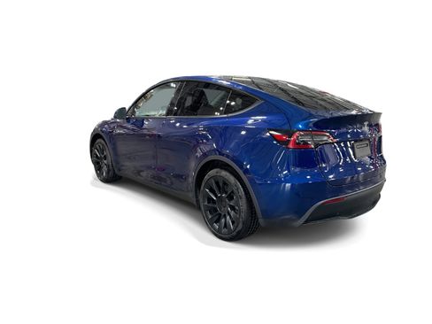 Certified 2023 Tesla Model Y Long Range AWD/4WD image 4