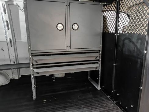 Used 2009 Chevrolet Express 1500 image 38