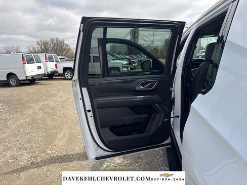 Used 2022 Chevrolet Suburban RST w/ Luxury Package image 33