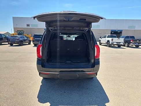 Used 2021 GMC Yukon AT4 w/ Rear Media and Nav Package AWD/4WD image 7