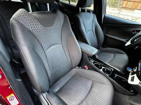 Used 2017 Toyota Prius Prime Plus w/ Carpet Mat Package FWD image 23