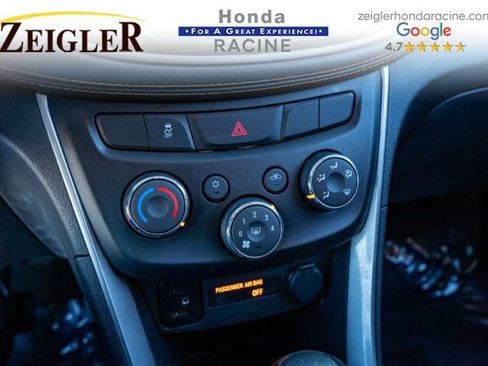 Used 2020 Chevrolet Trax LT w/ LT Convenience Package image 28