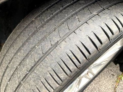 Used 2013 Lincoln MKT AWD image 8