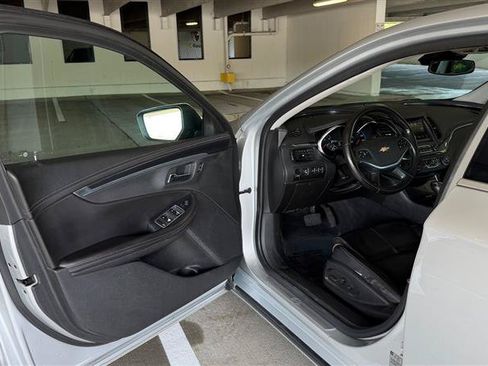 Used 2016 Chevrolet Impala LTZ FWD image 17