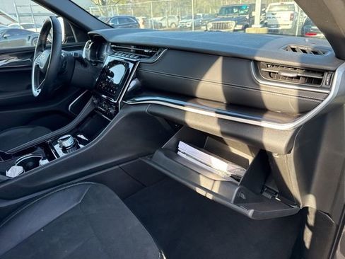 Certified 2022 Jeep Grand Cherokee Altitude image 26