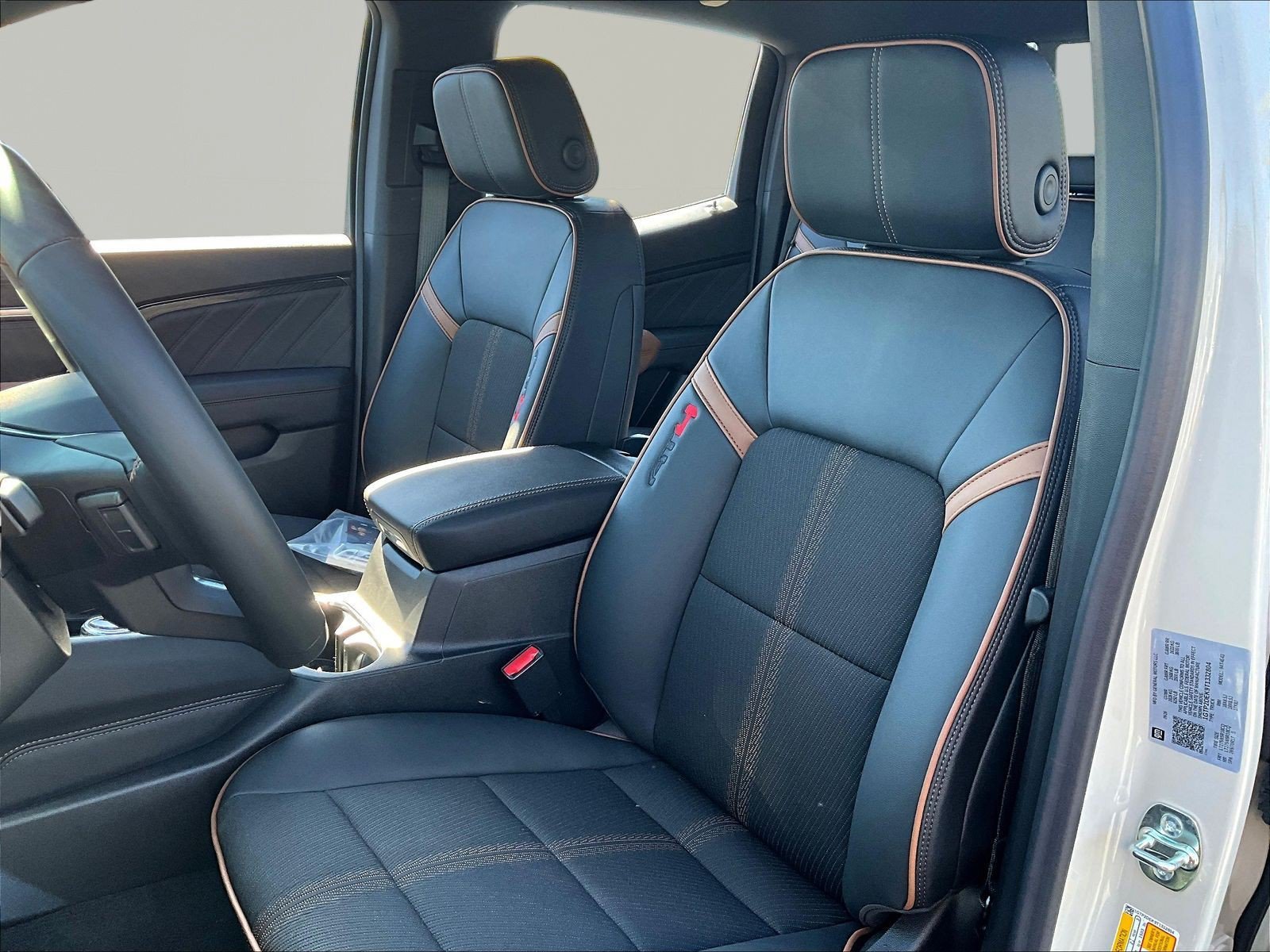 New 2026 GMC Canyon AT4 w/ LPO, Skid Plate Package AWD/4WD image 16