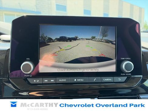 Used 2025 Nissan Pathfinder SV FWD image 13